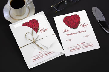 Romantik kalp düğün davetiyesi